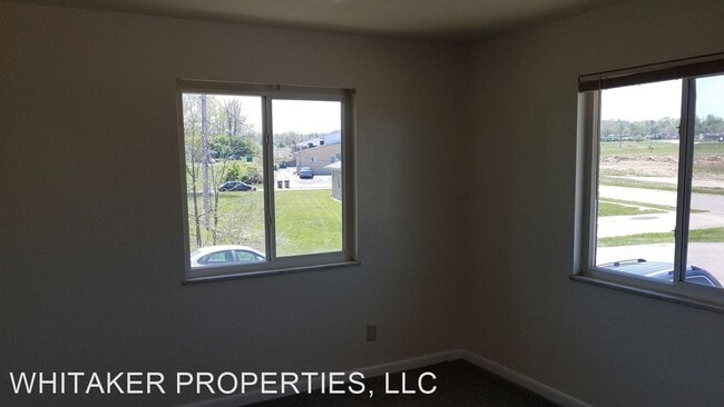 Building Photo - 4399 Riverside Dr