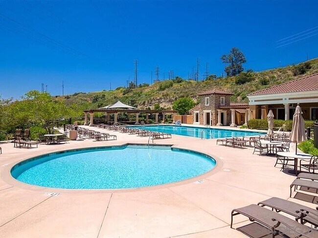 Building Photo - 2696 Escala Cir