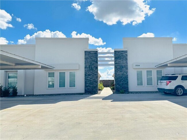 Primary Photo - 23 Summerland Ln