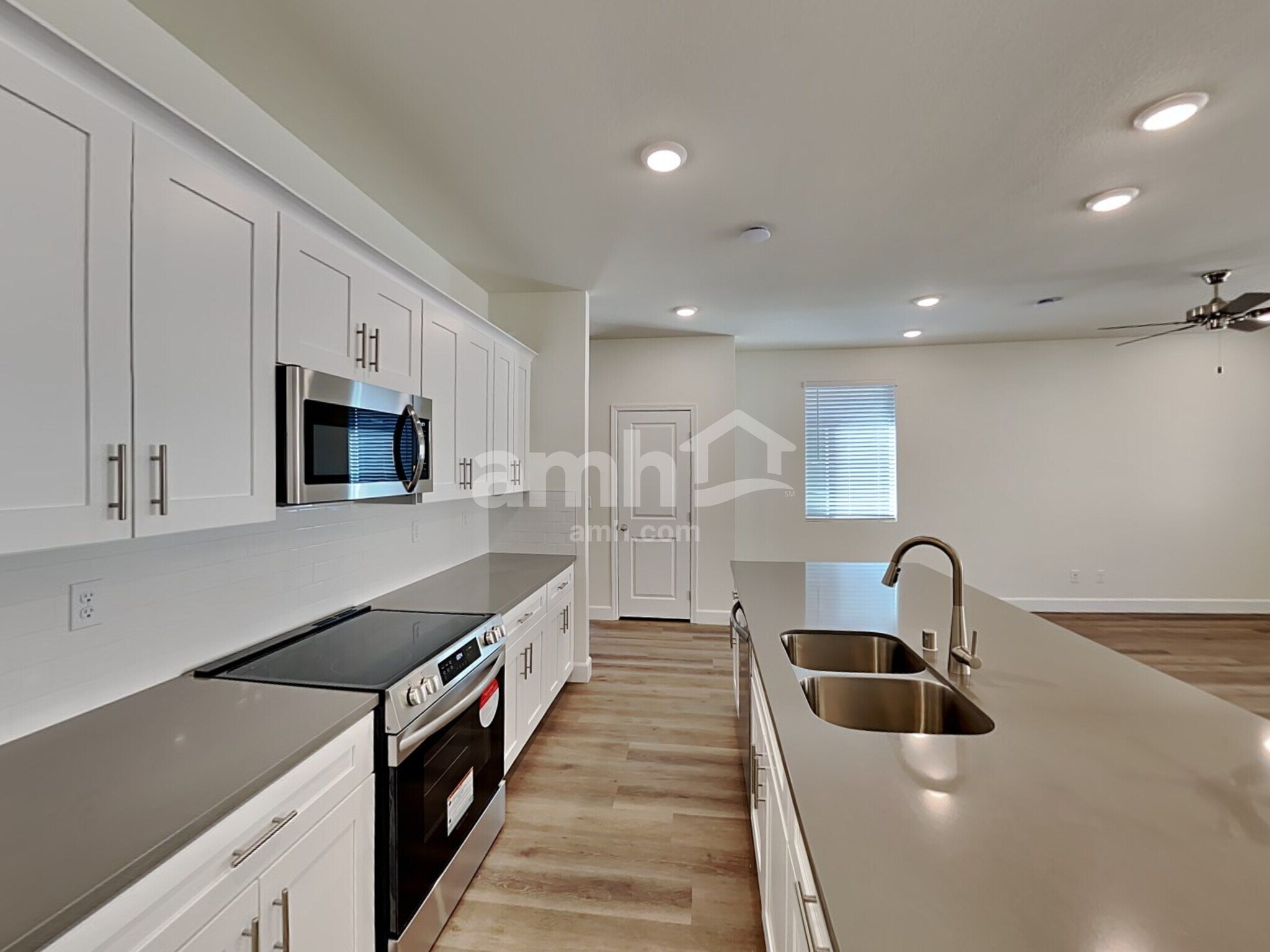 Building Photo - 10335 Bishops Cap St