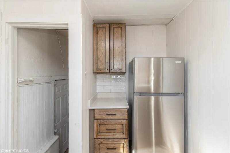 Building Photo - 1921 Logan Ave