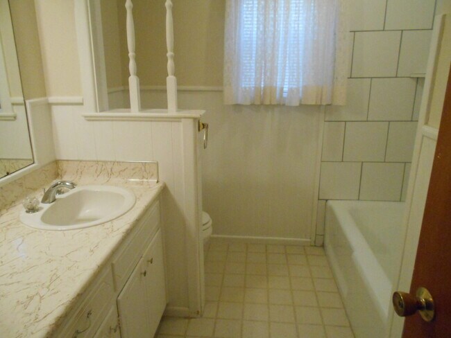 Building Photo - New Flooring in Living/Bedrooms & Other Up...