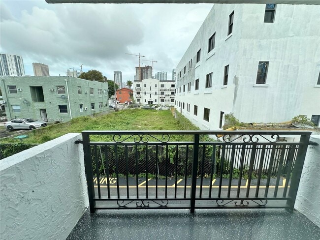 Building Photo - 529 SW 4th St