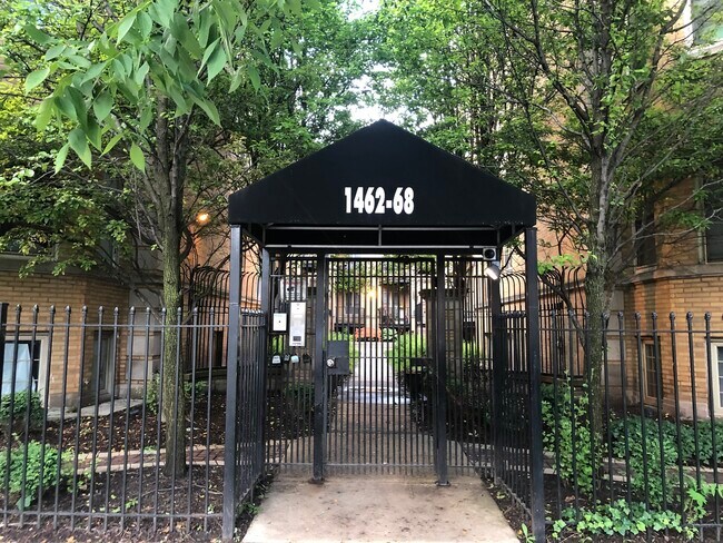 Primary Photo - 1468 E 69th St