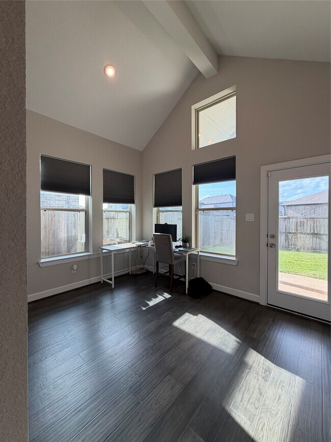 Building Photo - 10719 Pleasant View Dr