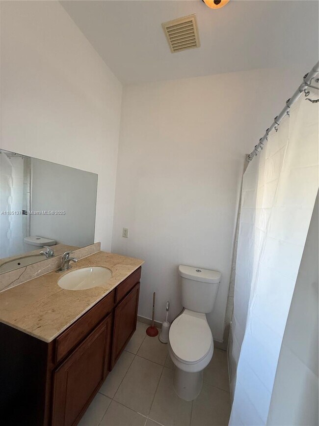 Building Photo - 1540 NW 45th St