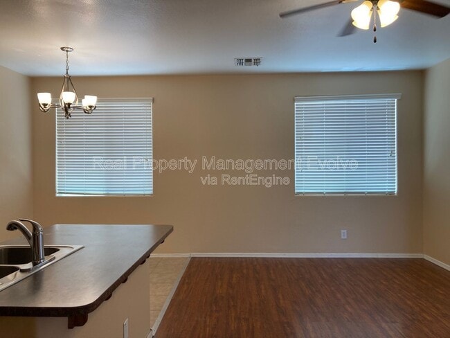 Building Photo - 4059 E Carla Vista Dr