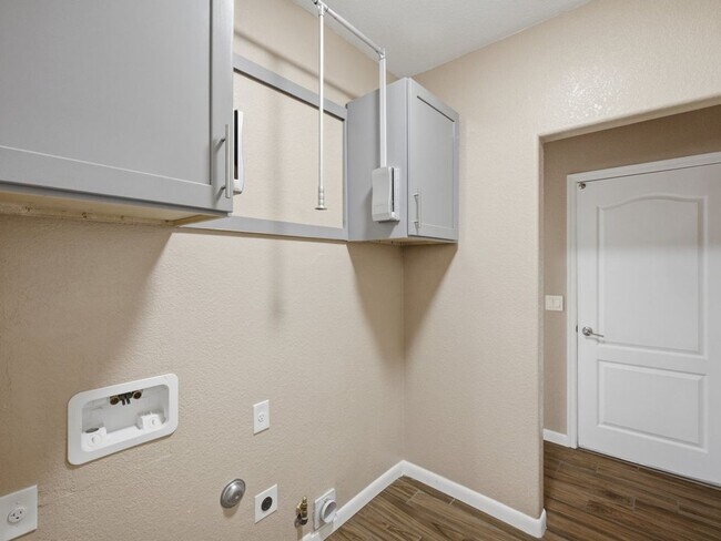 Building Photo - 8647 E Bullrider Pl