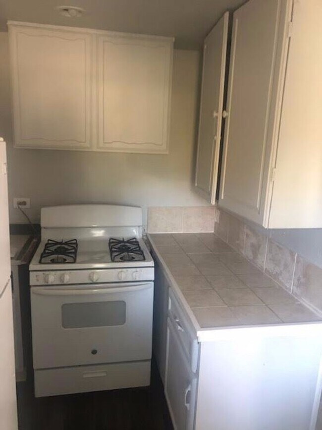 Building Photo - 2 Bedroom 1 Bathroom in East Denver Availa...