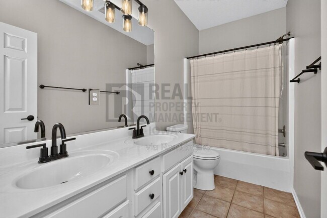 Building Photo - 2305 NE Hanover Ct