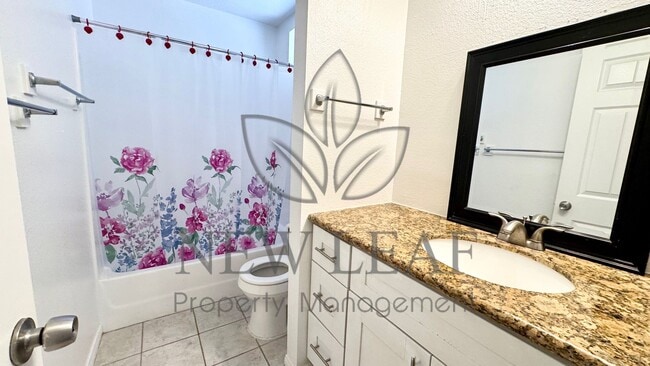 Building Photo - 3733 S Country Oaks Loop