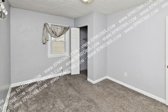 Building Photo - 713 Maxwelton Dr