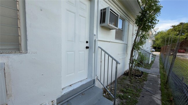 Building Photo - 808 84th St