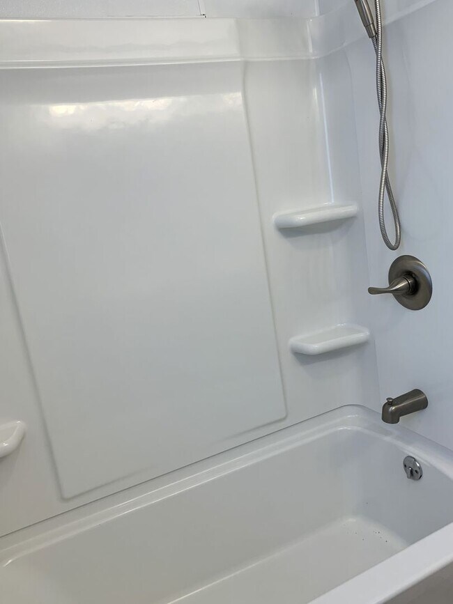 Building Photo - Move-in ready!! Bonus room that could easily be utilized as a 3rd bedroom!!