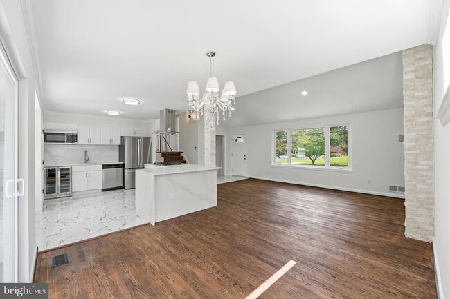 Building Photo - 9831 Singleton Dr