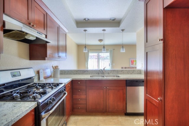 Building Photo - 555 S Azusa Ave