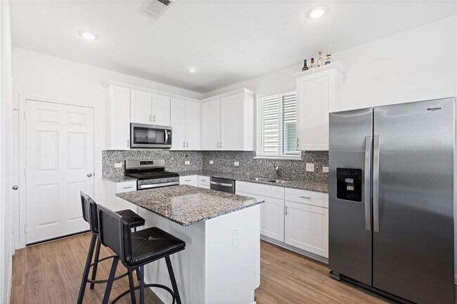 Building Photo - 7323 Heath Knl Ln