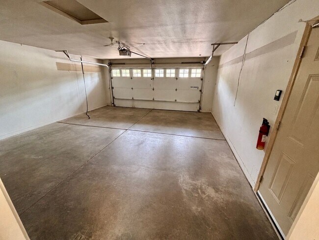 Building Photo - 50 Horse Canyon Dr