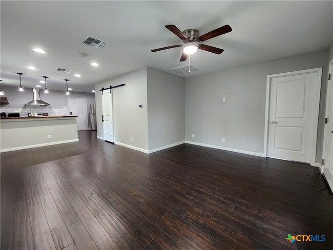 Building Photo - 1118 Timber Elm