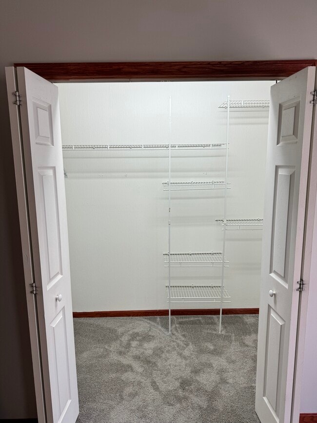 Building Photo - 5125 Echovale St NW