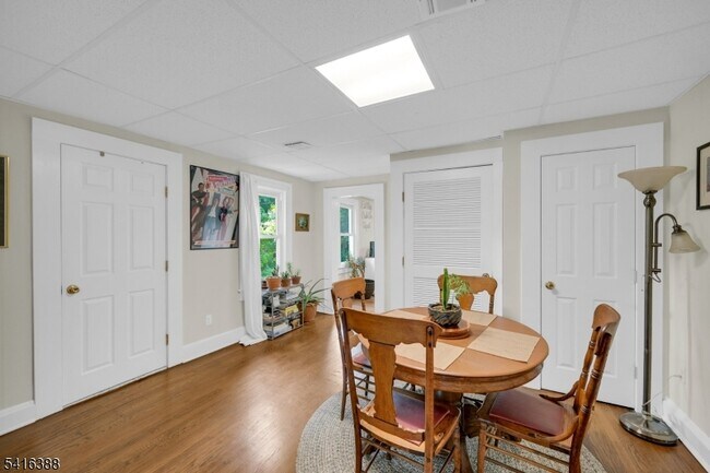 Building Photo - 38 Morris St