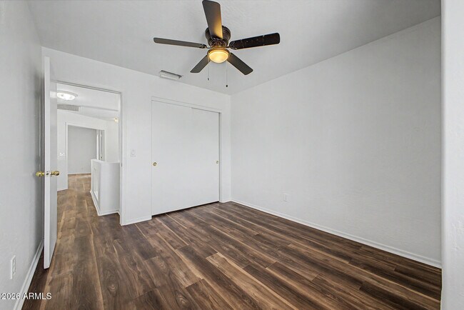 Building Photo - 3121 E Wagoner Rd
