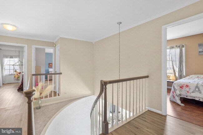 Building Photo - 5 Greenleigh Cir