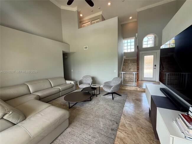 Building Photo - 1070 Capistrano