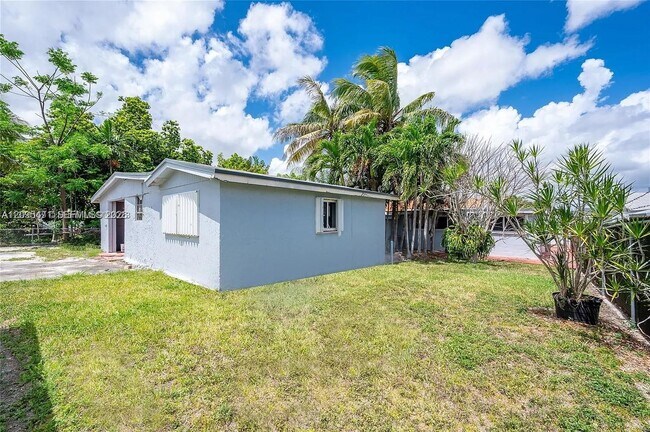 Building Photo - 11950 SW 182nd Terrace