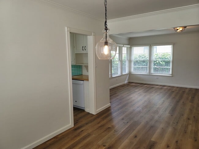 Building Photo - 422 N Shaffer St