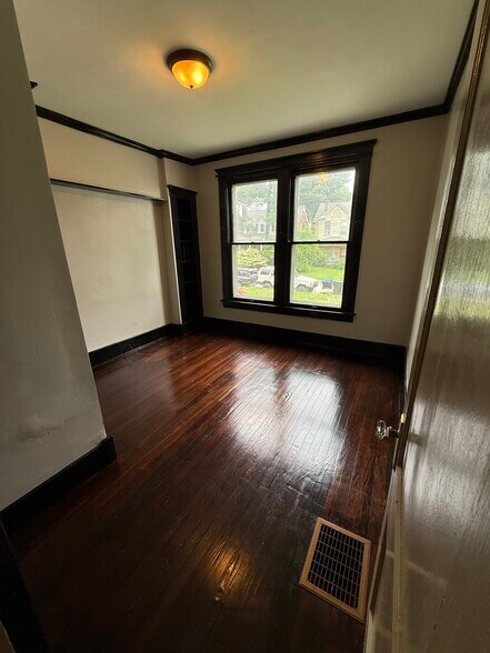 Building Photo - 120 Claremont Ave