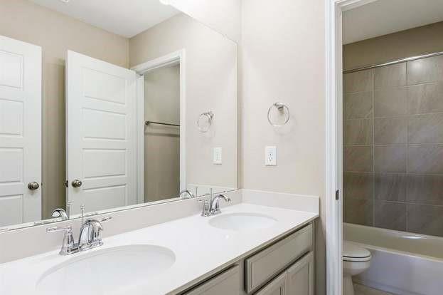 Building Photo - 7010 Lauren Oak Dr