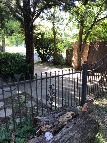 Building Photo - 6209 Angle Dr