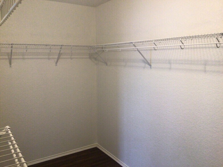 Building Photo - 715 Rodeo Ranch