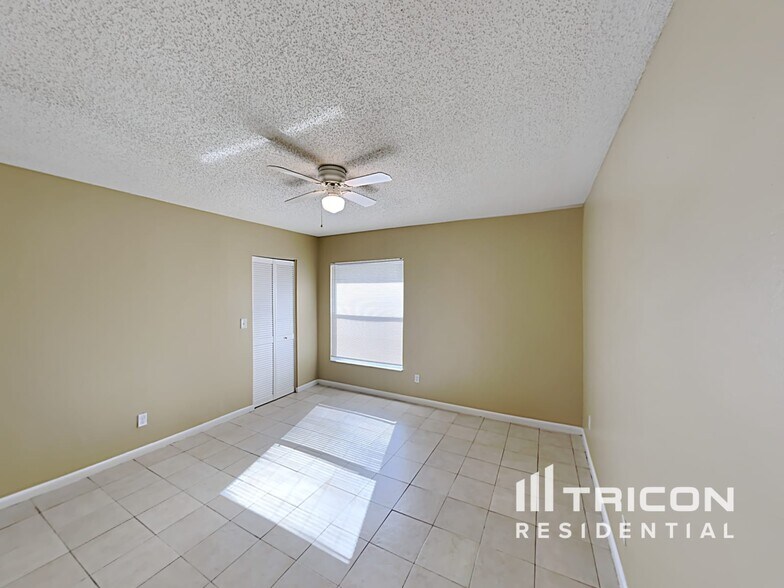 Building Photo - 10378 Rosemount Dr
