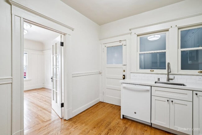 Building Photo - 848 14th St