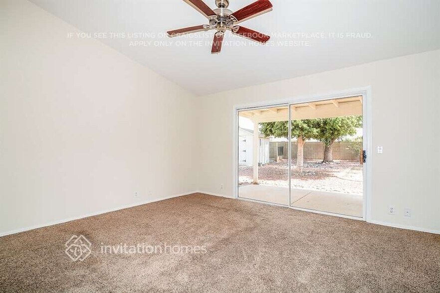 Building Photo - 6615 N 77th Dr