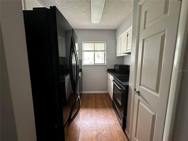 Building Photo - 142 Springwood Cir