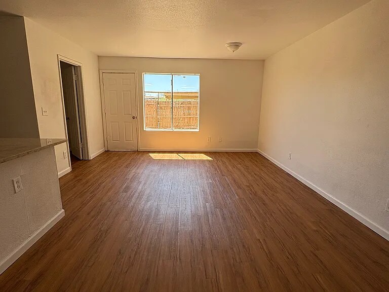 Building Photo - 5880 S Del Moral Blvd