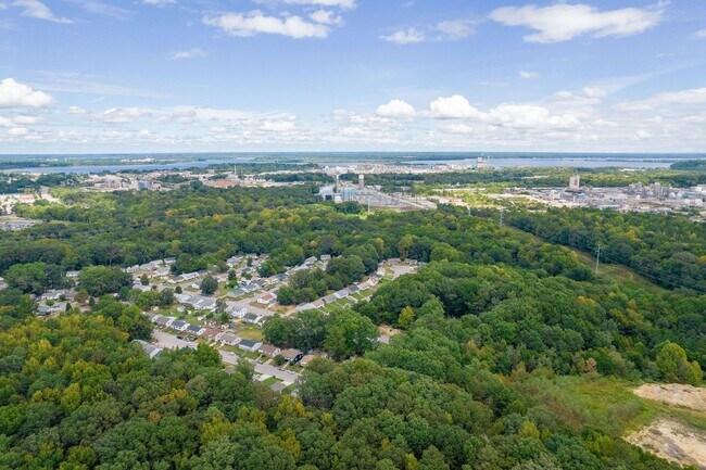 Primary Photo - Spacious home in Hopewell