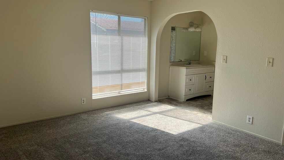 Building Photo - 459 Waterford Dr