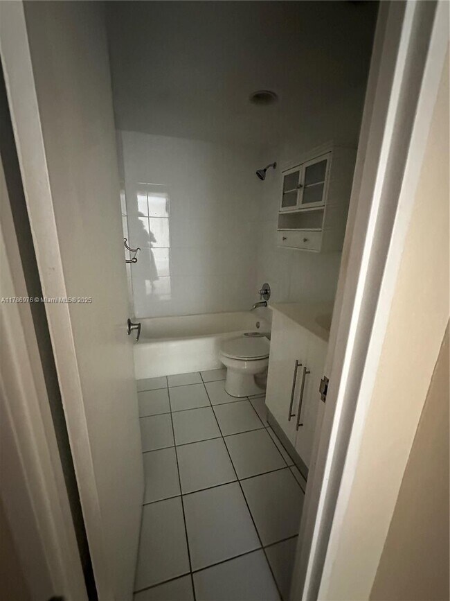 Building Photo - 3001 S Ocean Dr