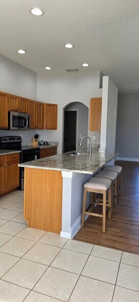 Building Photo - 27702 Sora Blvd