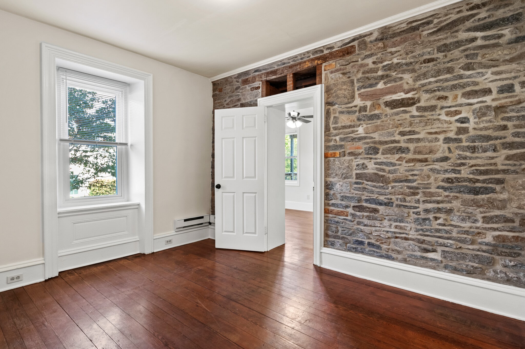Den - 525 Main St