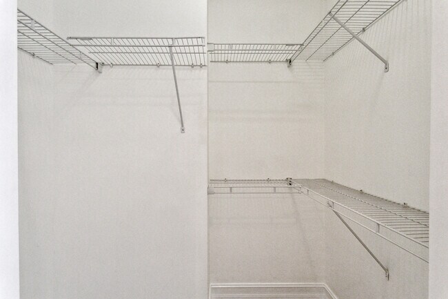 Building Photo - 12 SE 1st Ave