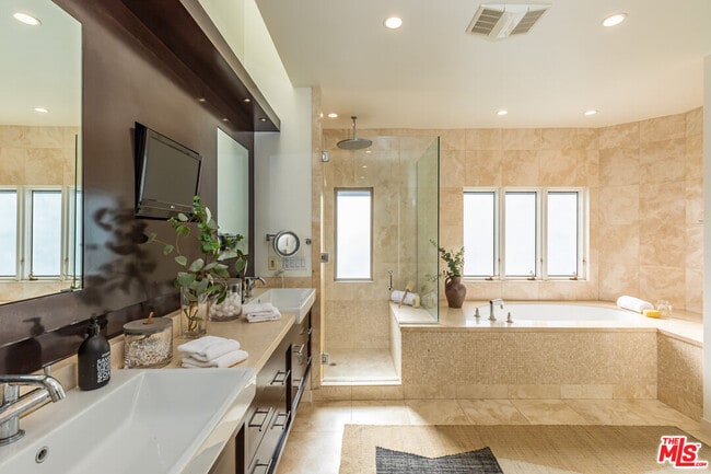 Building Photo - 851 Glenmont Ave