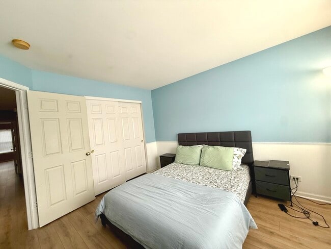 Building Photo - 2481 Oneida Ln