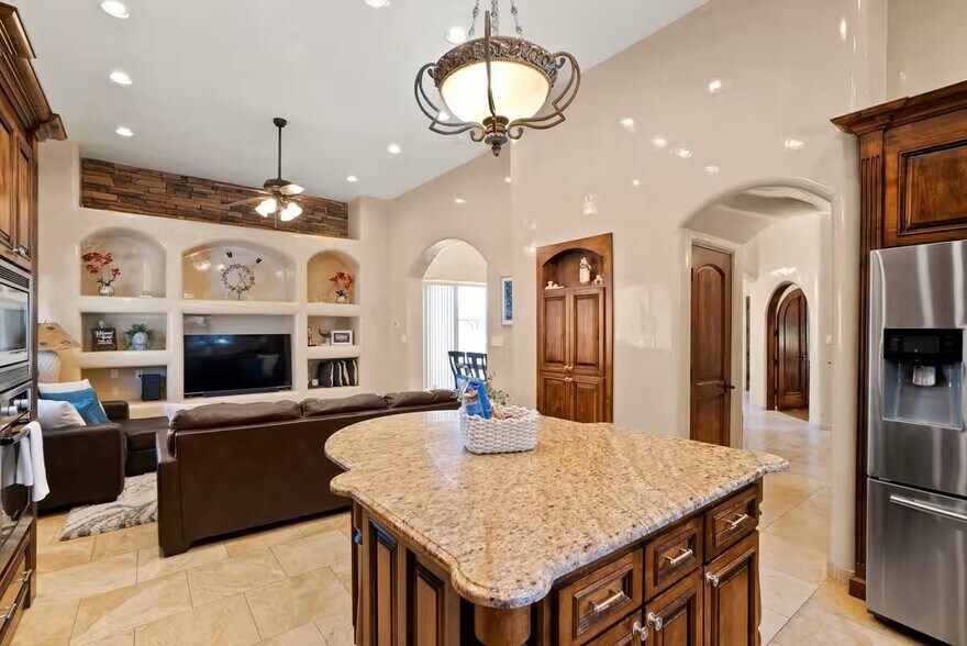 Building Photo - 2409 Rice Ave NW