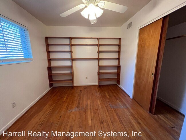 Building Photo - 3 br, 1.5 bath House - 1937 Hilltop Dr.