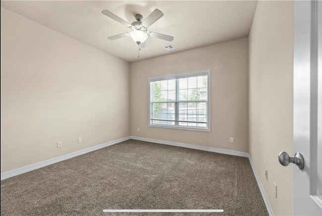 Building Photo - 3802 SW Osprey Dr